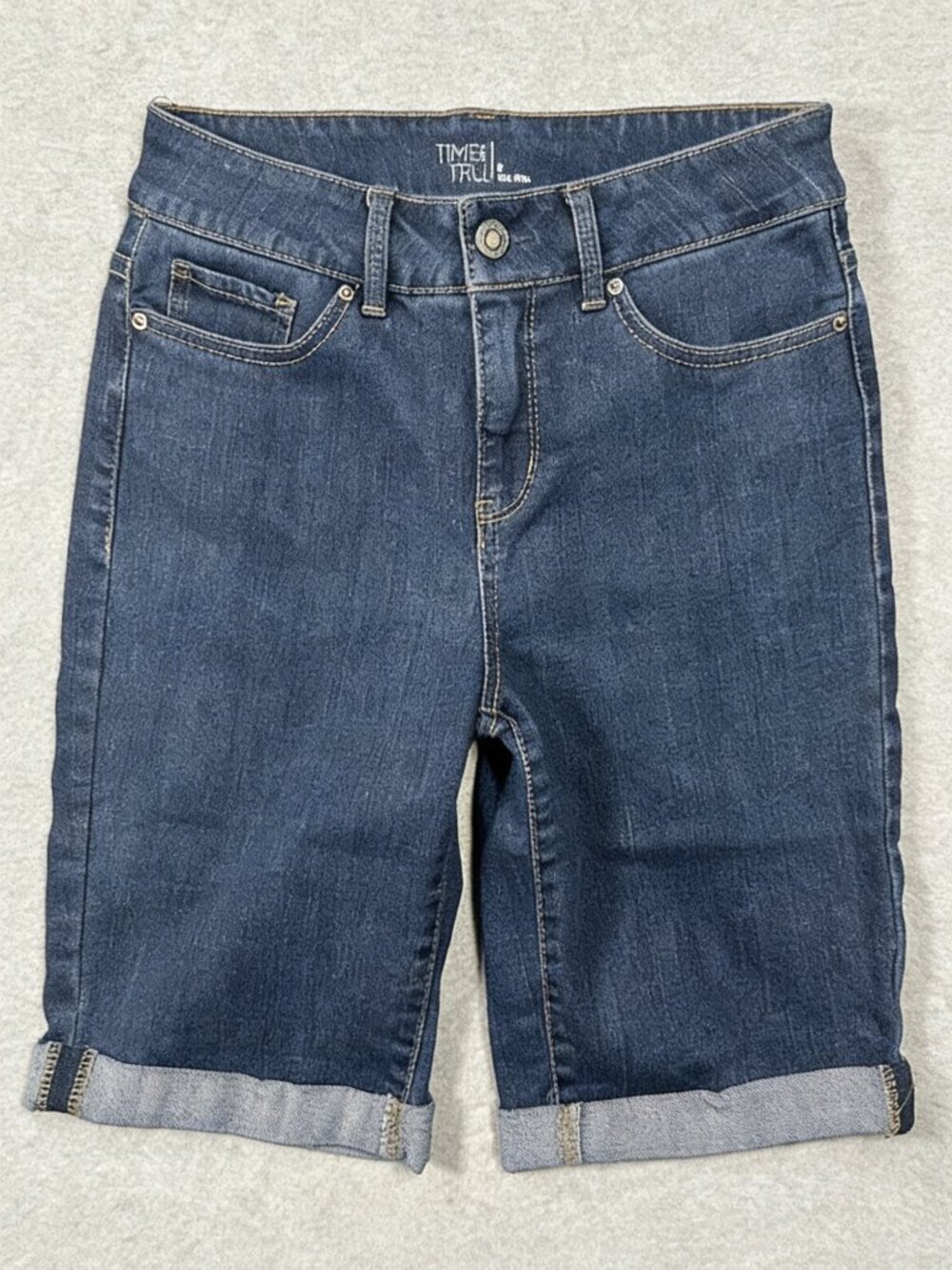 Time and Tru Mid Rise Cuffed Hem Women's Size 6 Blue Dark Wash Denim Shorts